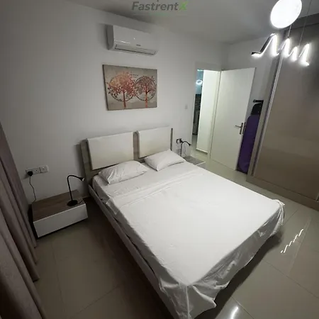Girne, Luxury Penthouse, Sunset And Sea View Διαμέρισμα