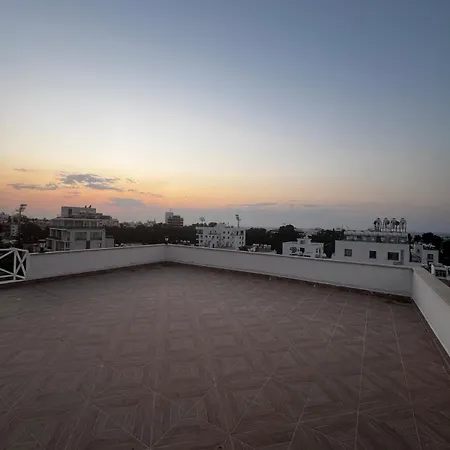Girne, Luxury Penthouse, Sunset And Sea View Διαμέρισμα