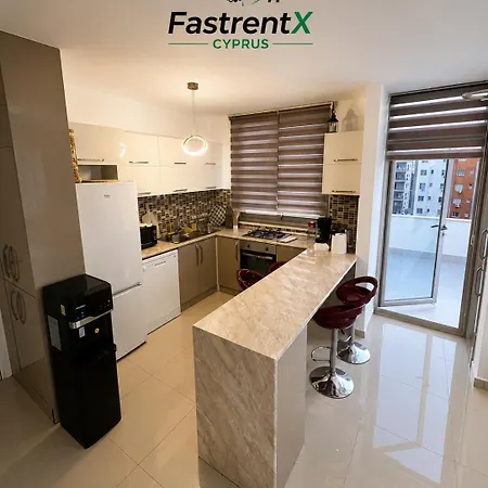 Girne, Luxury Penthouse, Sunset And Sea View *
