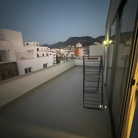 Girne, Luxury Penthouse, Sunset And Sea View Διαμέρισμα