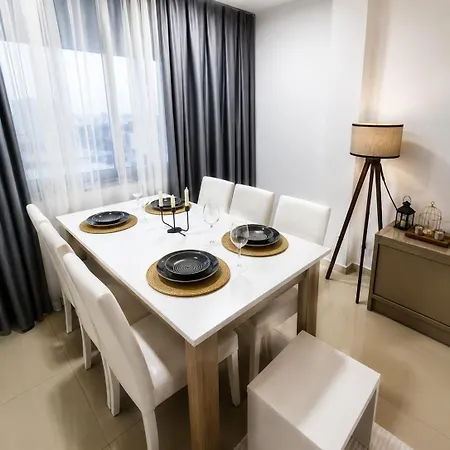 Girne, Luxury Penthouse, Sunset And Sea View Διαμέρισμα *