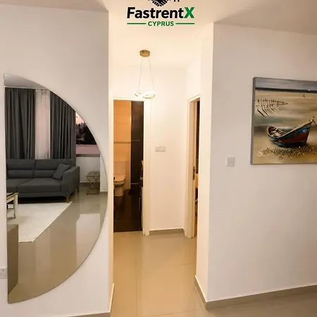 Girne, Luxury Penthouse, Sunset And Sea View Διαμέρισμα
