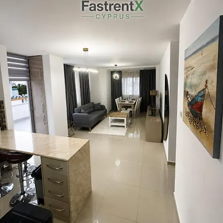 Girne, Luxury Penthouse, Sunset And Sea View Βουνί