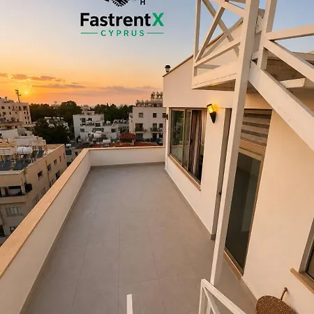 Girne, Luxury Penthouse, Sunset And Sea View Διαμέρισμα Βουνί