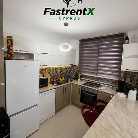 Girne, Luxury Penthouse, Sunset And Sea View Διαμέρισμα